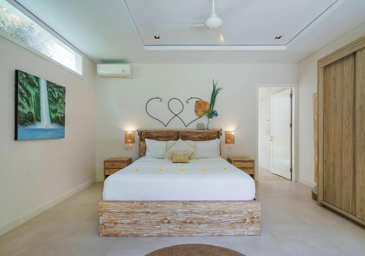 Bali Luxe Beachfront Rooftop Sunsets Villa Canggu