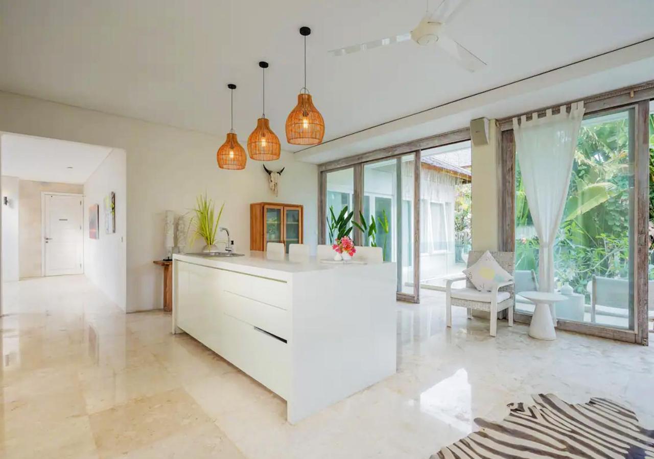 Villa Bali Luxe Beachfront Rooftop Sunsets Canggu
