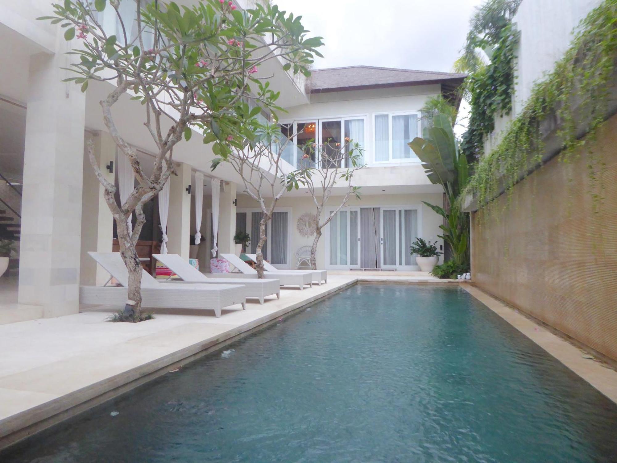 Bali Luxe Beachfront Rooftop Sunsets Canggu