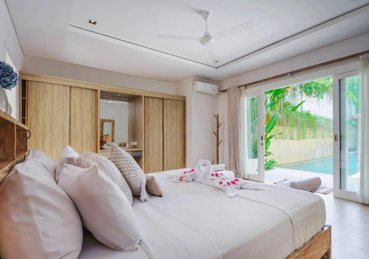 Bali Luxe Villa Beachfront Rooftop Sunsets Villa Canggu (Bali)