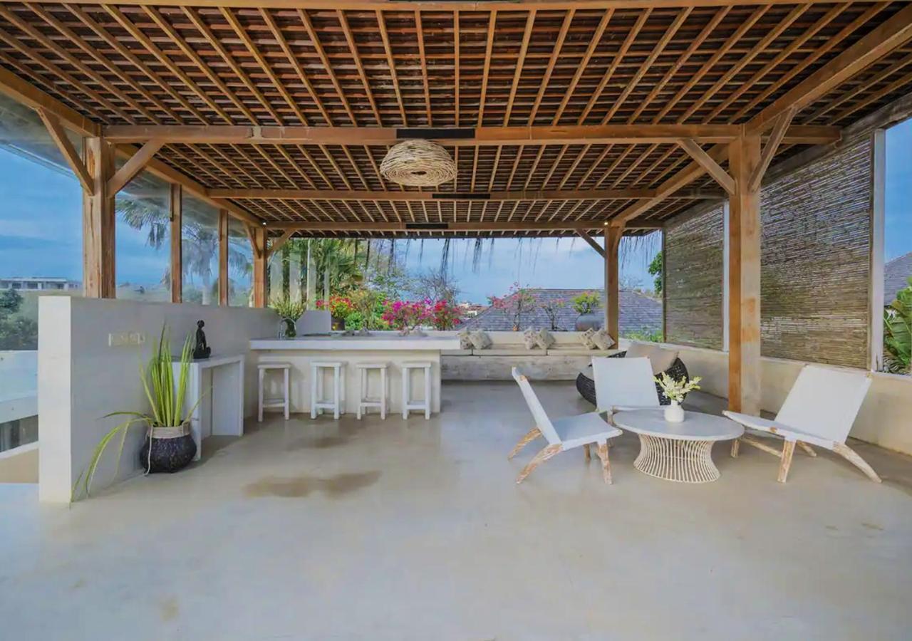 Bali Luxe Villa Beachfront Rooftop Sunsets Canggu (Bali)