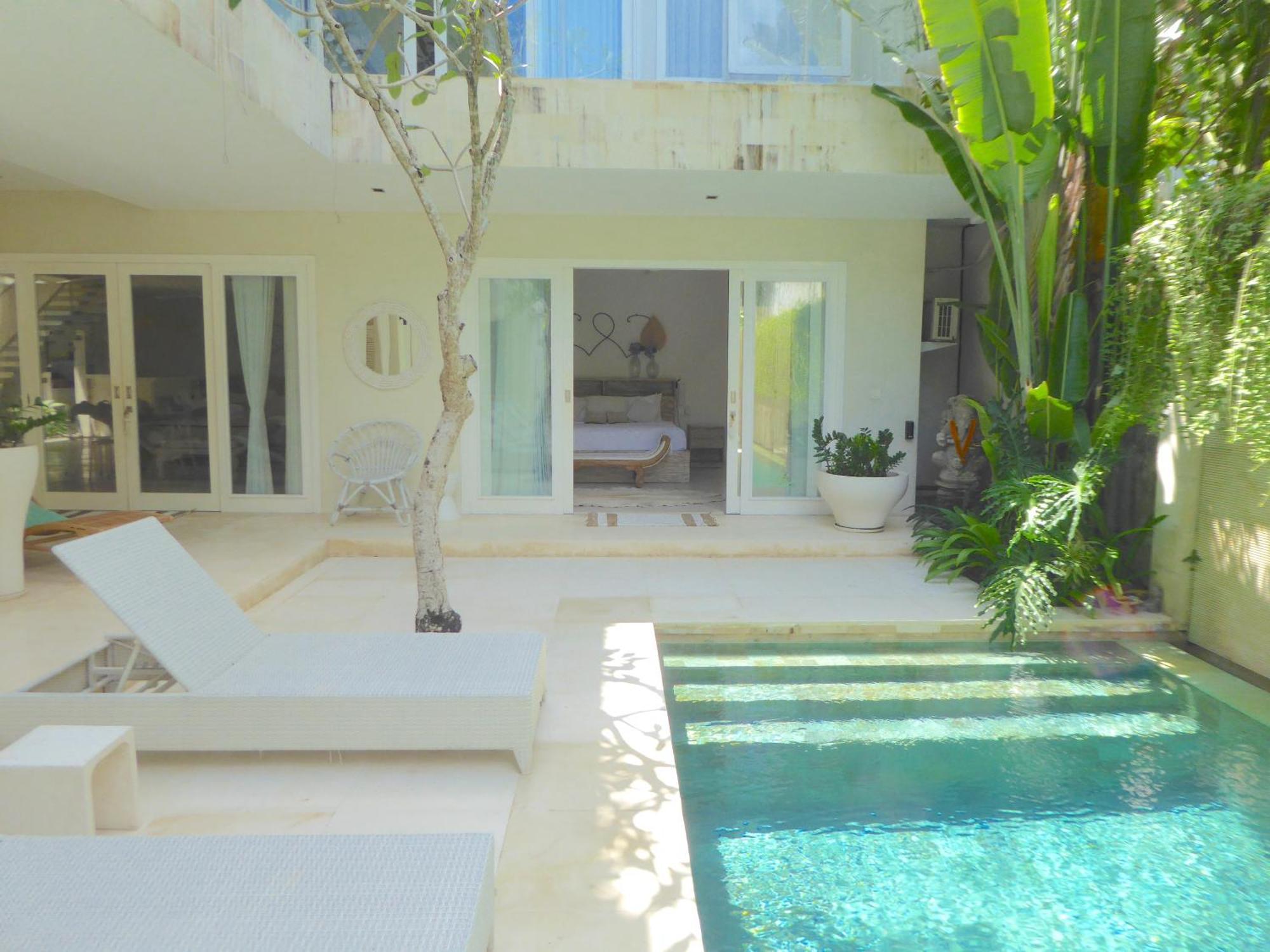 Bali Luxe Villa Beachfront Rooftop Sunsets Villa Canggu (Bali)